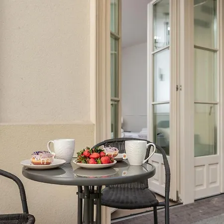 Atrium - Old Town Luxury Apartments - By Upstairs Krakow Exterior photo