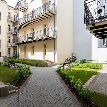 Atrium - Old Town Luxury Apartments - By Upstairs Krakow Exterior photo