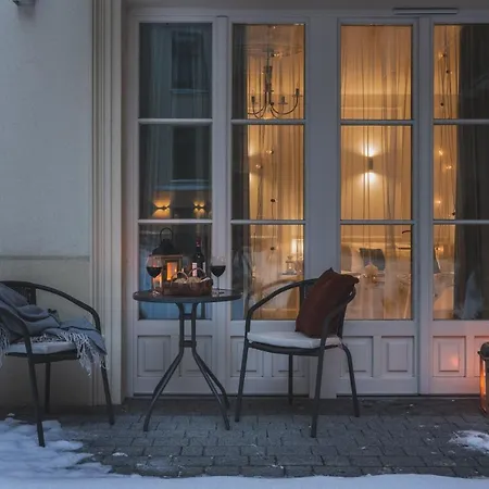 Atrium - Old Town Luxury Apartments - By Upstairs Krakau Exterior foto
