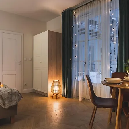 Atrium - Old Town Luxury Apartments - By Upstairs Krakau Exterior foto