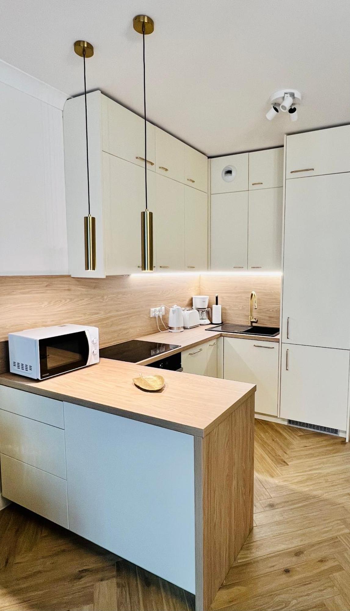 Atrium - Old Town Luxury - By Upstairs Apartment