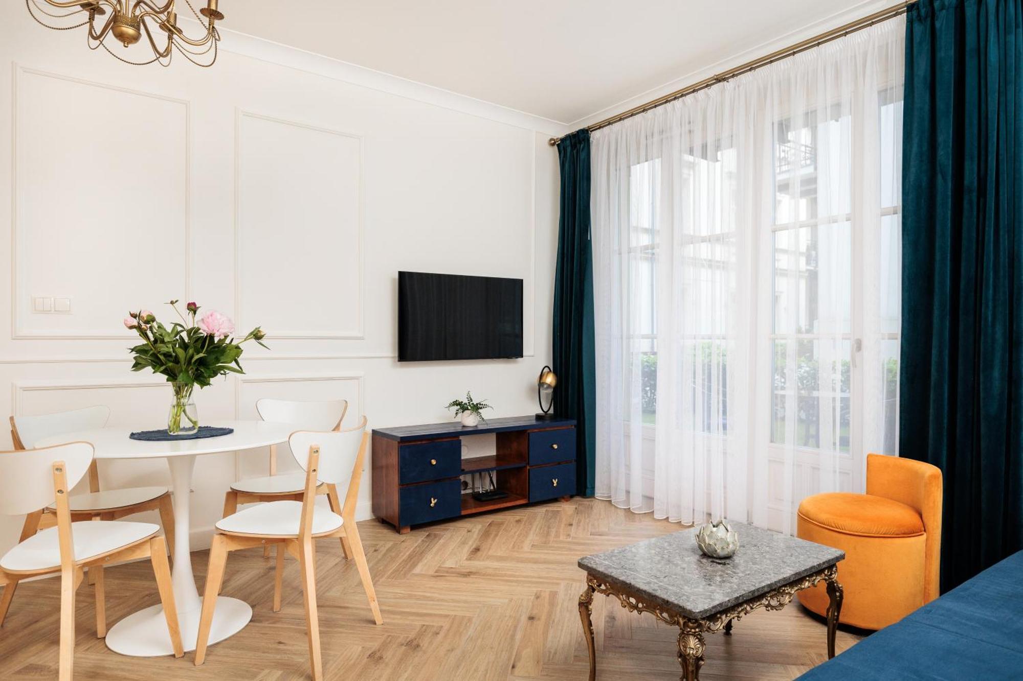 Atrium - Old Town Luxury - By Upstairs Krakow
