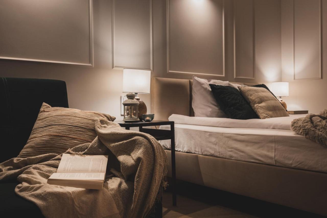 Atrium - Old Town Luxury - By Upstairs Appartamento